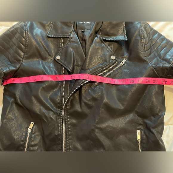 Leather jacket - Picture 3 of 7